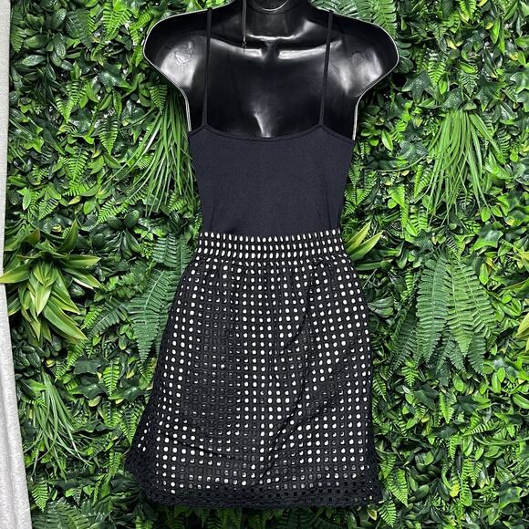 ANN TAYLOR LOFT Skirt Women XS Black Nude Lining‎ Eyelet Embroidered Mini 2730 - Picture 8 of 8